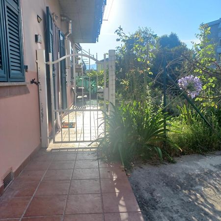 Piano di Follo La Casa Di Uliviヴィラ エクステリア 写真